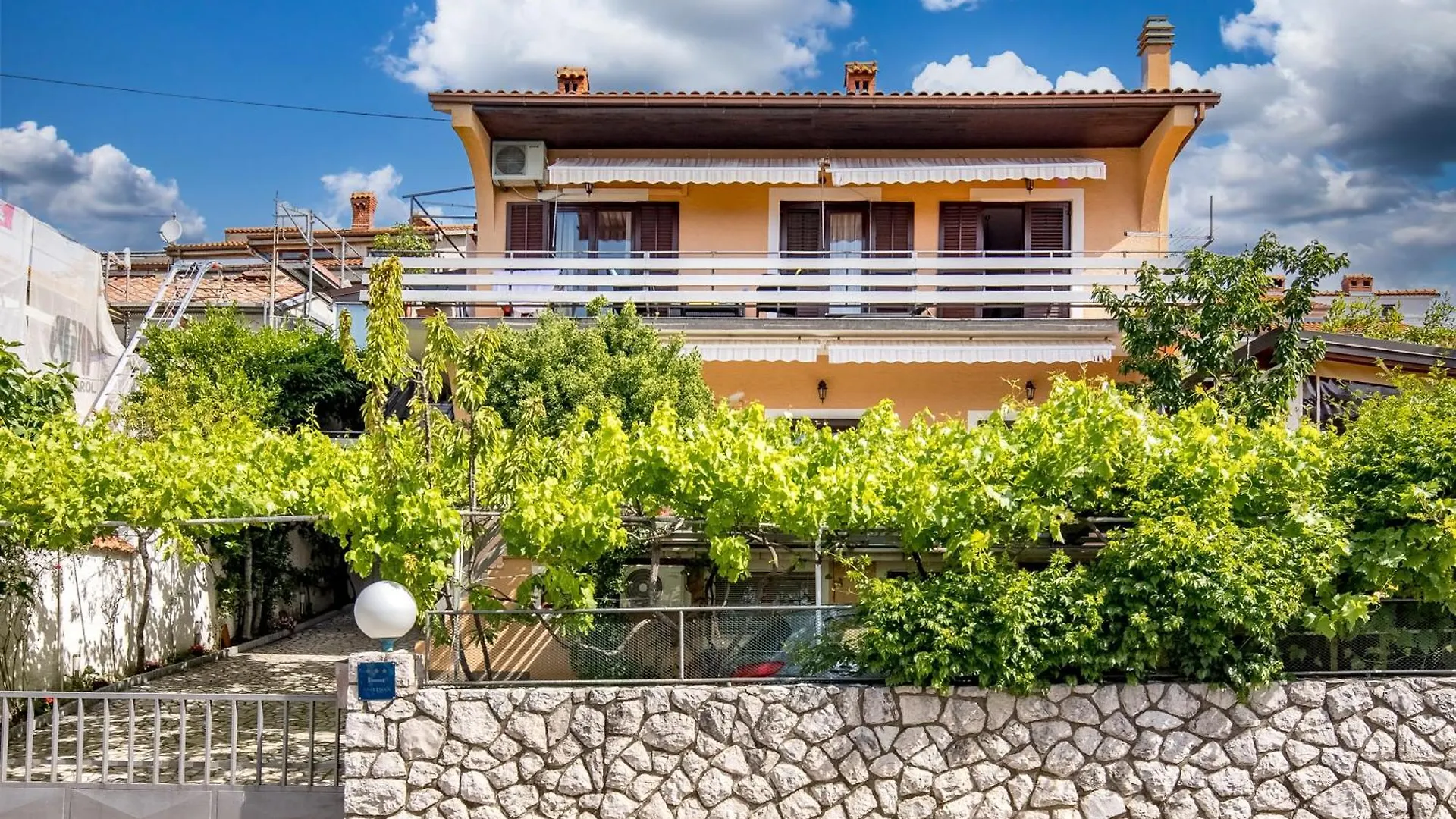 Kostrena Apartment Maja Few Mt From Sea- Happy Rentals
